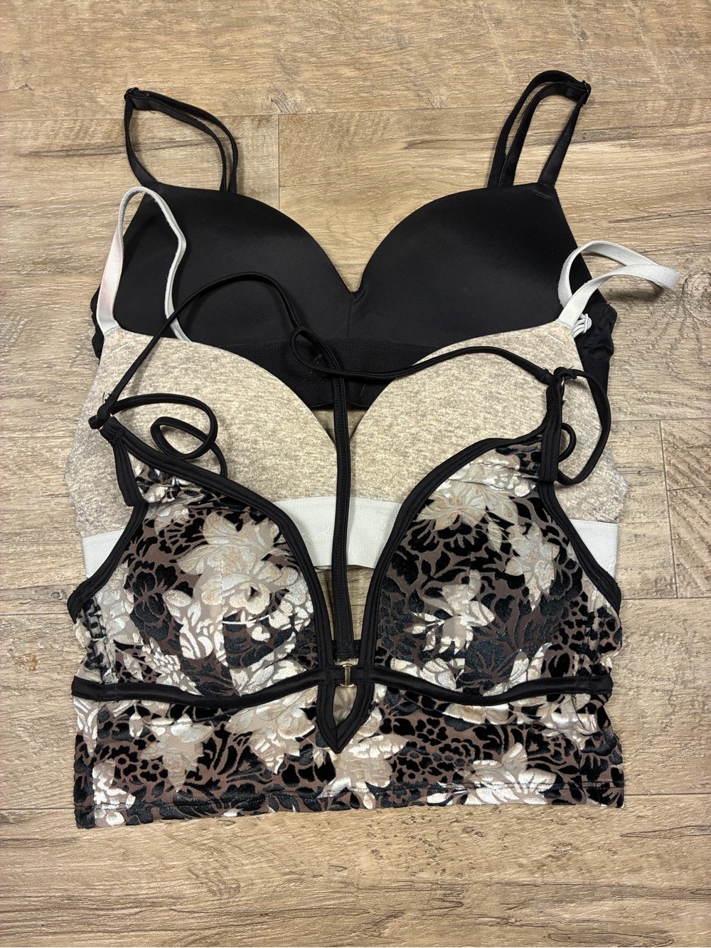 Victoria Secret PINK 3 Wirefree Bras Wear Everywhere Wireless Push Up